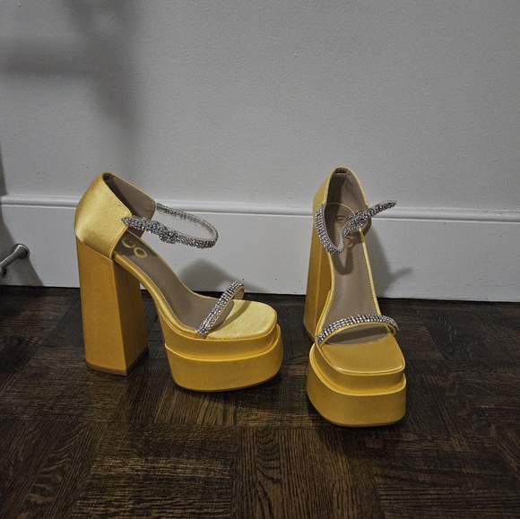 EGO Yellow Satin Platform Heels - Picture 2 of 3